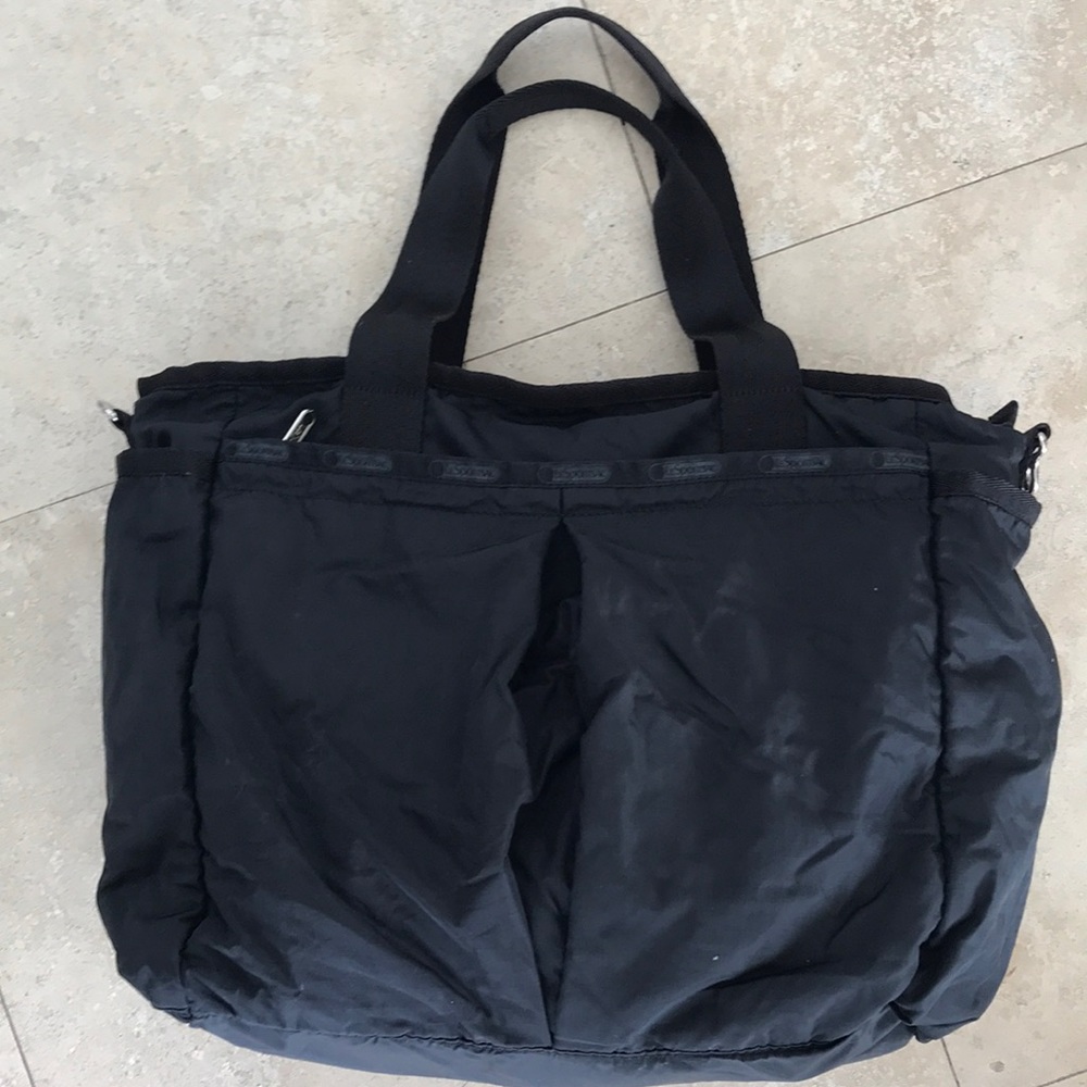 Le Sportsac like new black